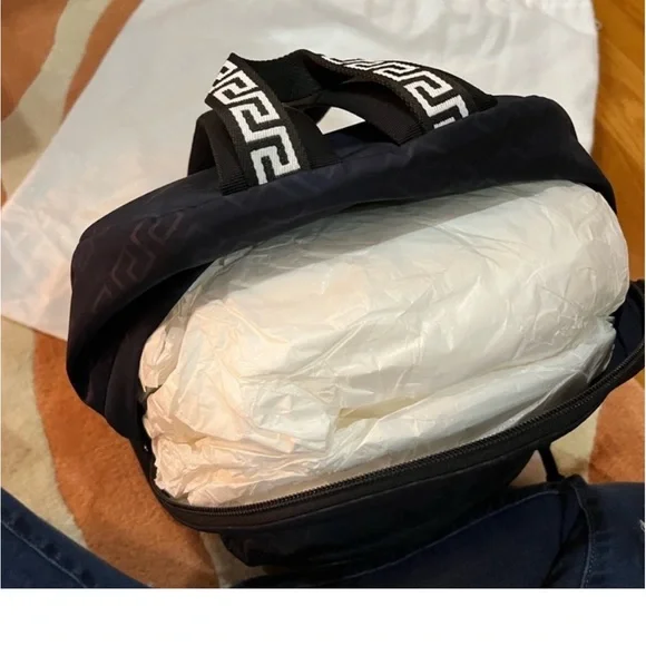 Versace back back - Picture 7 of 7